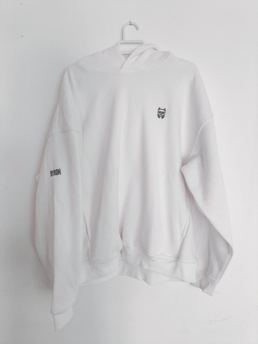 Sudadera Oversized Blanca – LESS LIKES. MORE LIFE.