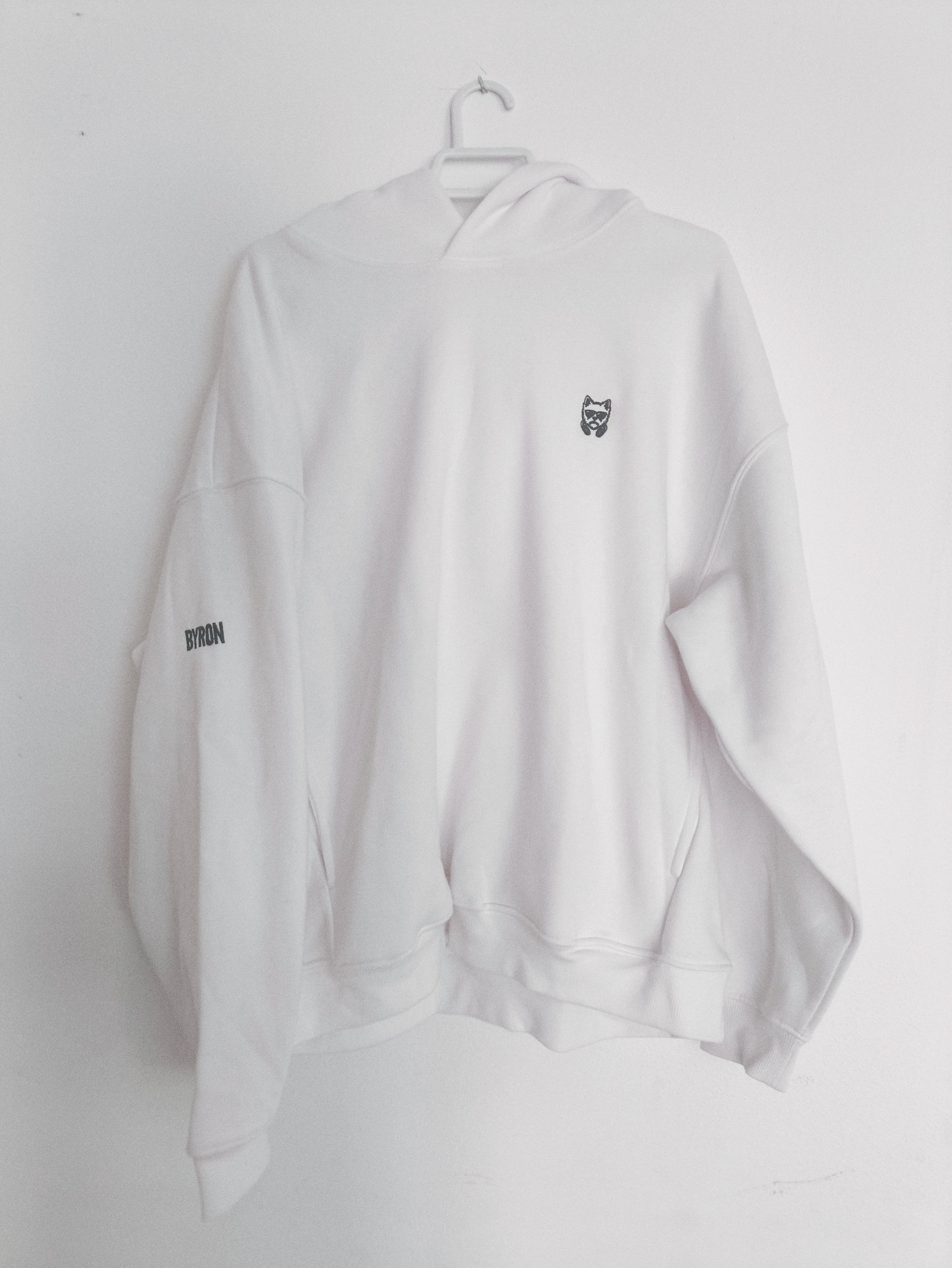 Sudadera Oversized Blanca – LESS LIKES. MORE LIFE.