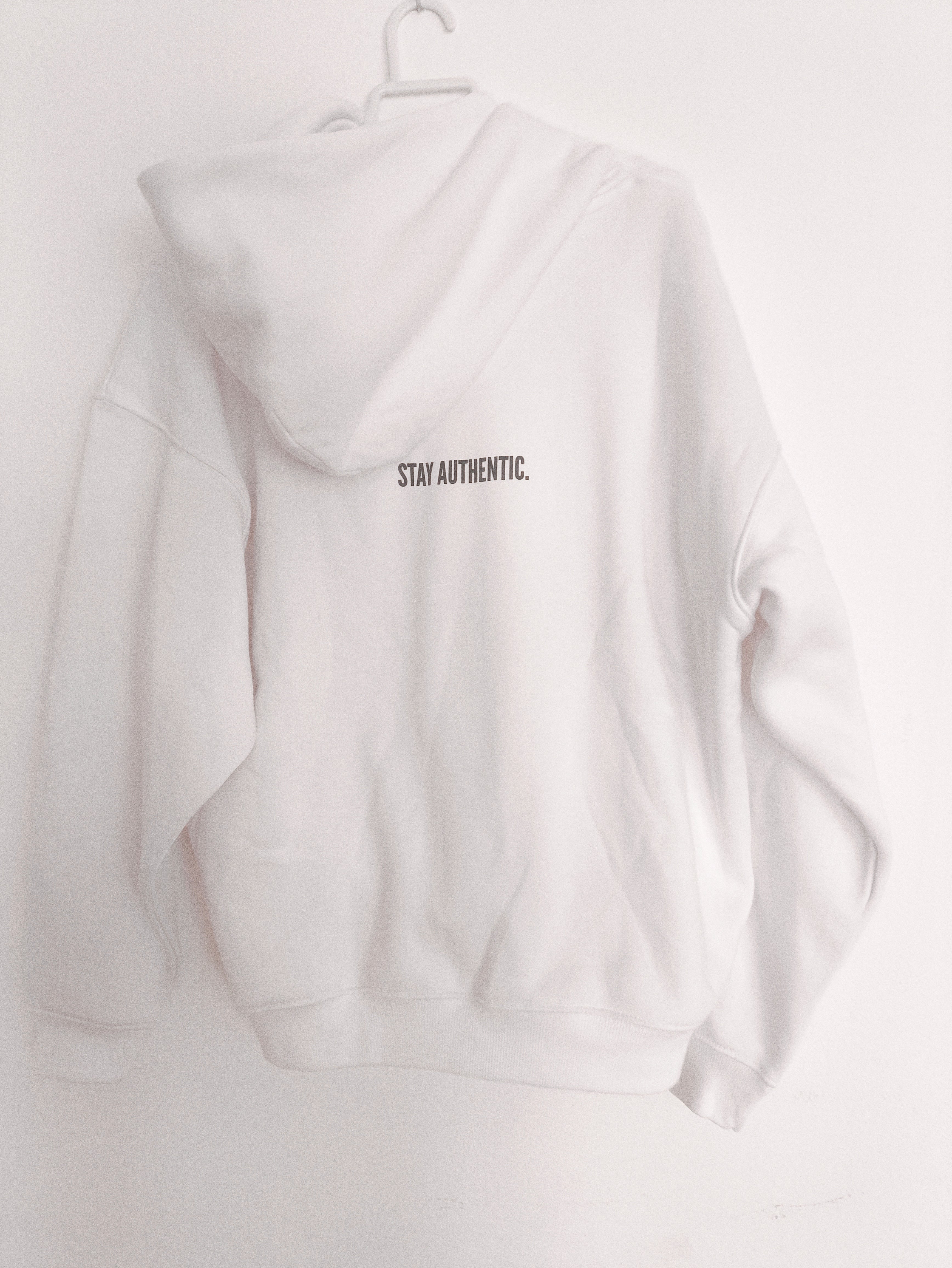 Sudadera Oversized Blanca – STAY AUTHENTIC