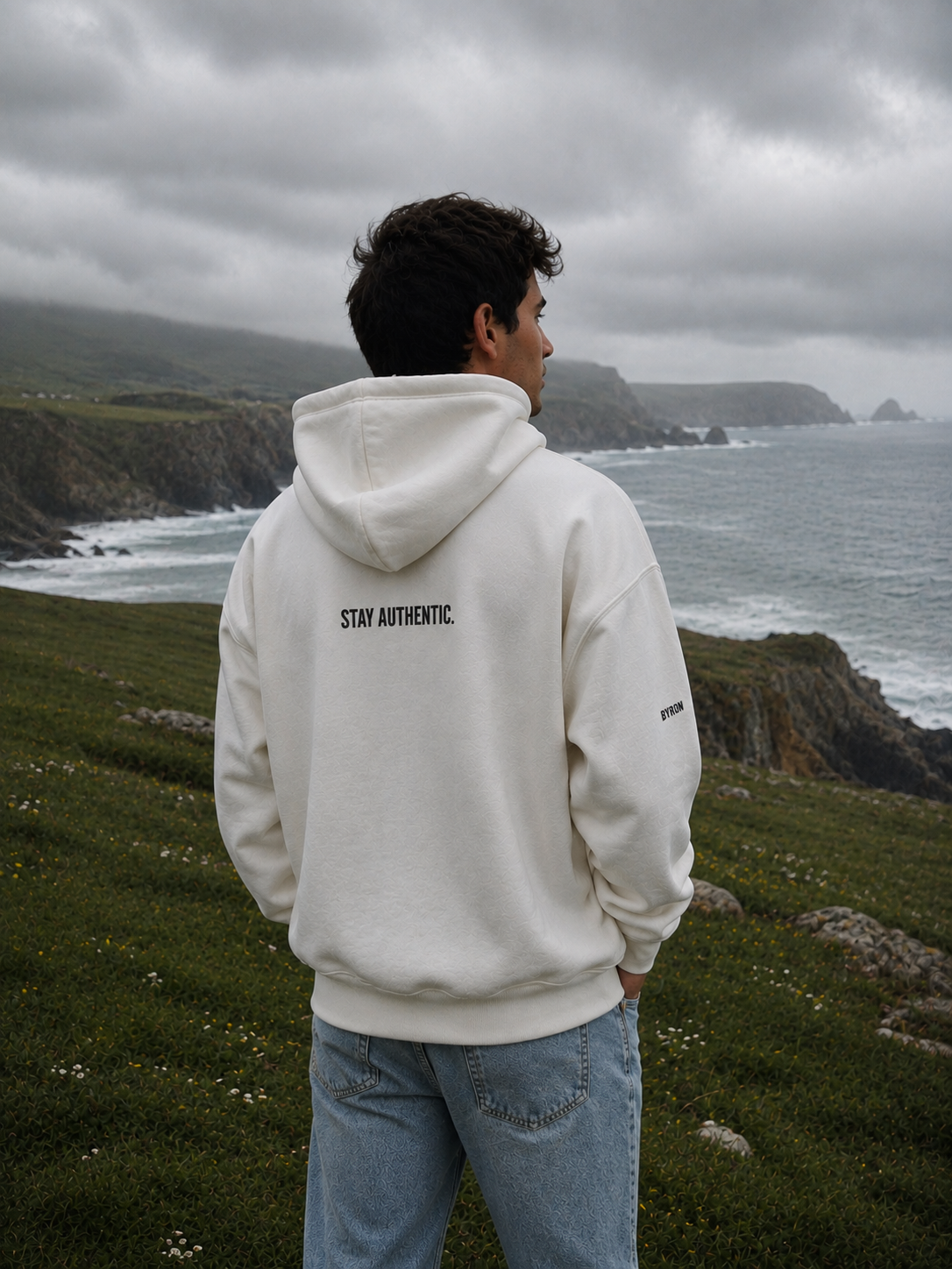 Sudadera Oversized Blanca – STAY AUTHENTIC